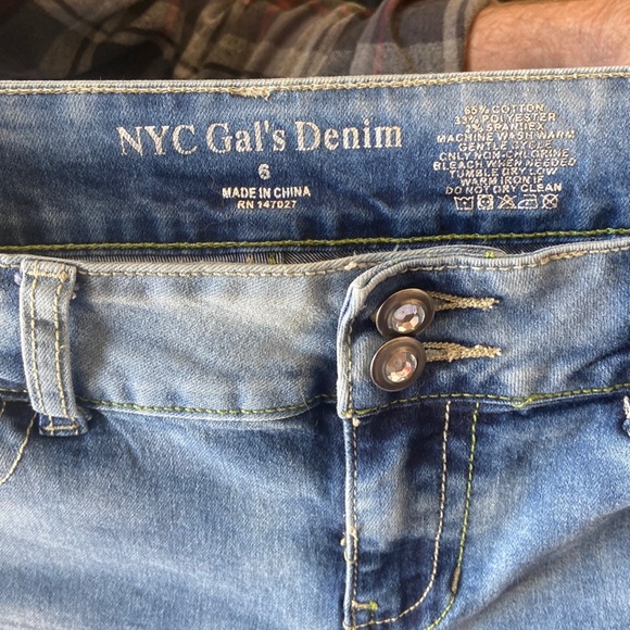New jeans never worn - Picture 1 of 2